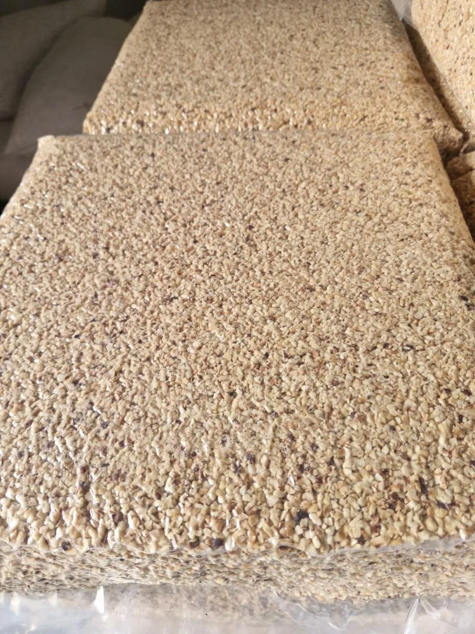 Confectionery diced roasted hazelnuts 2-4 mm